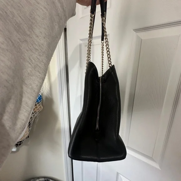 Kate Spade Black Shoulder Bag with Gold Chain - Picture 8 of 10